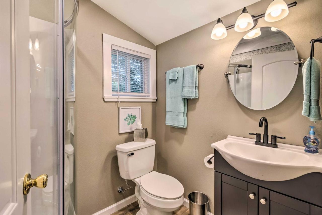 Remodeled Downtown Hot Springs Home With Porch Екстериор снимка